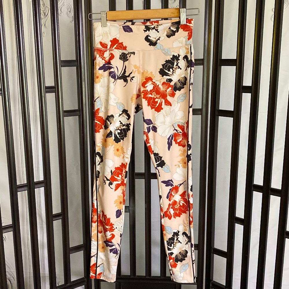Forever 21 Peach Floral Athletic Leggings S